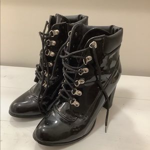 Thick heel dr Maarten lookalike